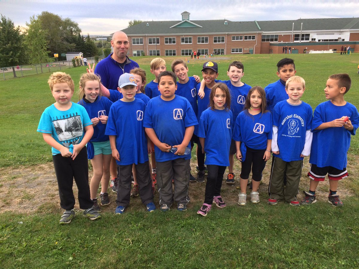 AldershotElem's tweet photo. Aldershot El students at LEShaw cross country run show #sportsmanship #determination and #drivetothefinish https://t.co/XjnniZWBq6