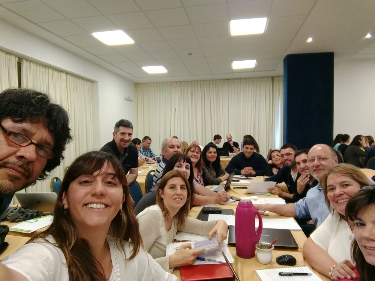 monicaloba's tweet photo. EFI Mar del Plata. Guionando cursos 2018. TIC: Un gran trabajo, un gran equipo. #BAHEOCT @CIIEJCPaz @CIIE131 @BaheDfc @equipocoordciie https://t.co/moJtoUVbJW