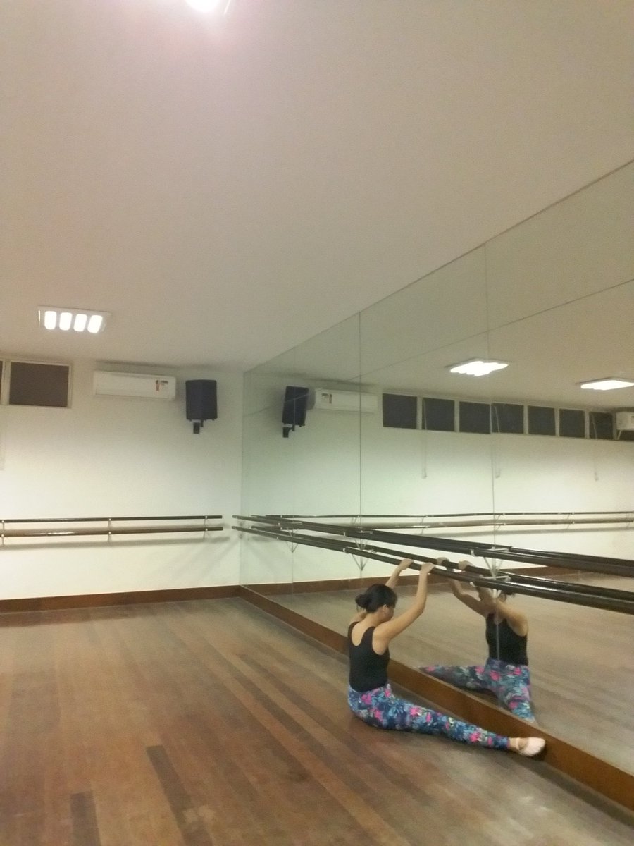 artist_yumi's tweet photo. #balletdanceclass https://t.co/WFWInGUtP4