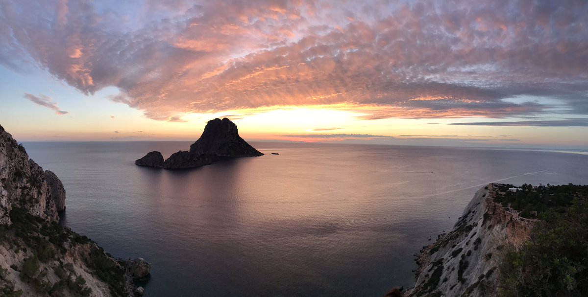 CoreyLA14's tweet photo. My sunset in IBIZA 💯 https://t.co/B1vPmTQrv6