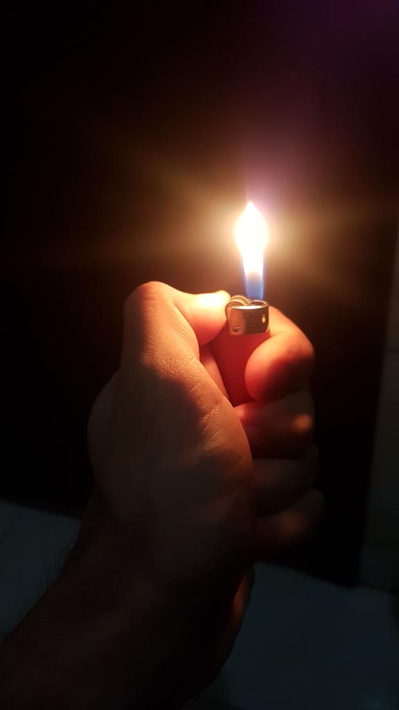 gscoutiinho's tweet photo. Vou Acender Um Insenso Pensar No Que Eu Penso Em Quanto Me Admira Em Silêncio Me Julga Em Voz Alta . #NasRuasDoTTK #DeMinhaAutoria #SemFiltr https://t.co/aq3QpYakvc