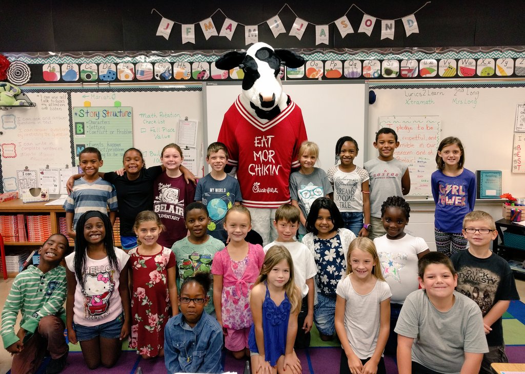 CMeL2003's tweet image. Moo-rnin&apos; from Mrs. Long&apos;s Class! #30principalprides #superinsecond #belairbulldogs #surpriseguest