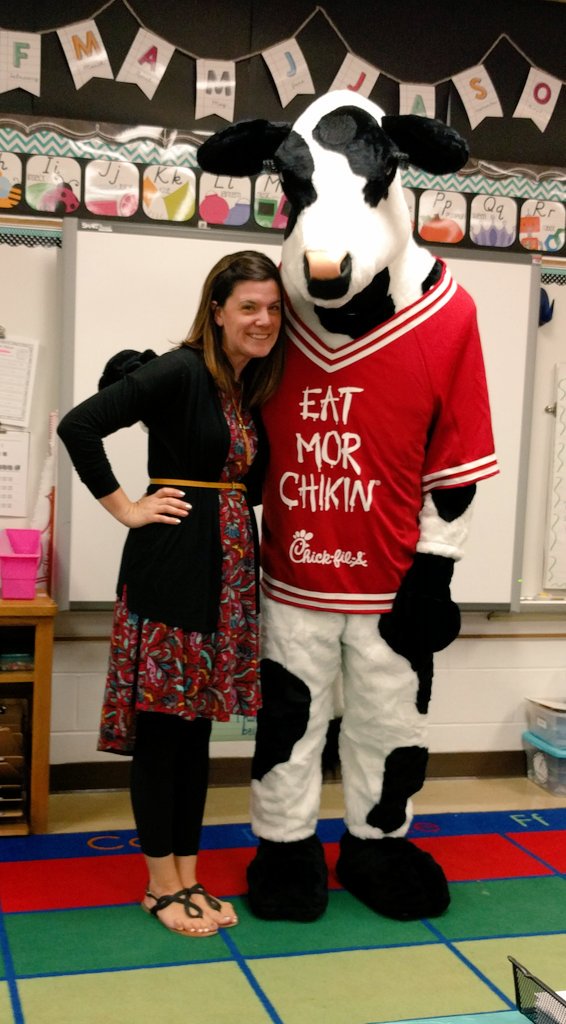 CMeL2003's tweet image. Moo-rnin&apos; from Mrs. Long&apos;s Class! #30principalprides #superinsecond #belairbulldogs #surpriseguest