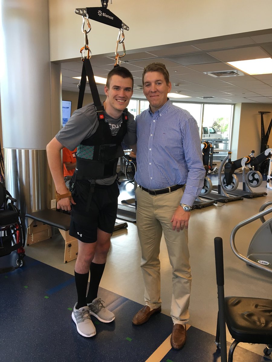 DanLyle8's tweet photo. With this stud today, he is all of 6'4 &amp; putting the work in daily. https://t.co/H2TmbtGbYy.  #TryForPaylor https://t.co/eQoBWM4Eck