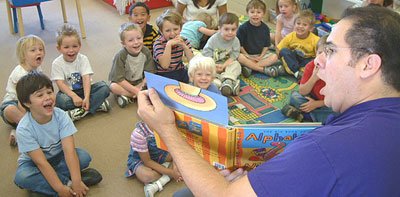 enriquehank's tweet photo. New Blog to help us inspire our youngest generation to think &amp; read https://t.co/LfsddAUfRR @MomsofAmerica @ILAToday @NCaeyc @psymonette https://t.co/Cpsny5z4Bo