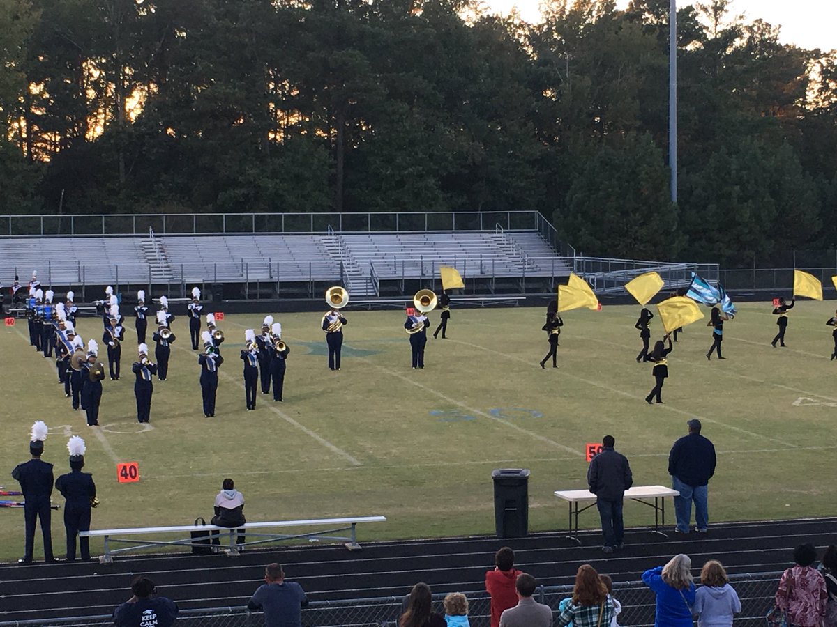 MatthewScottMBK's tweet photo. Way to go MBK Roaring Regiment! Fantastic performance tonight! #ccps #marchingband #meadowbrook https://t.co/09WdtwrjzB