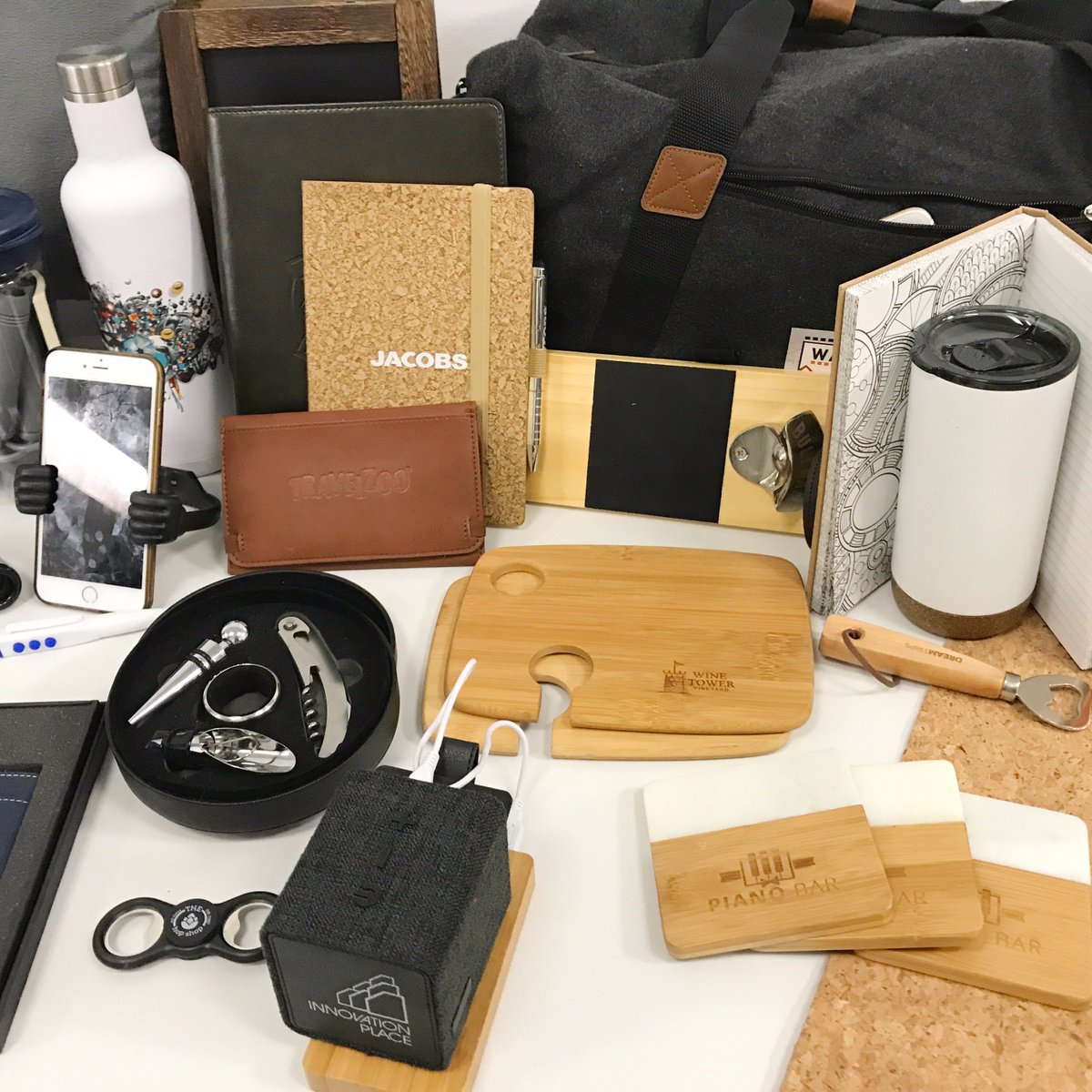 LaureltreePromo's tweet photo. Thanks to everyone who came to our Christmas in September event! We loved sharing our products and giving out fun raffle prizes! #promogifts https://t.co/Evnm0OAWJ4