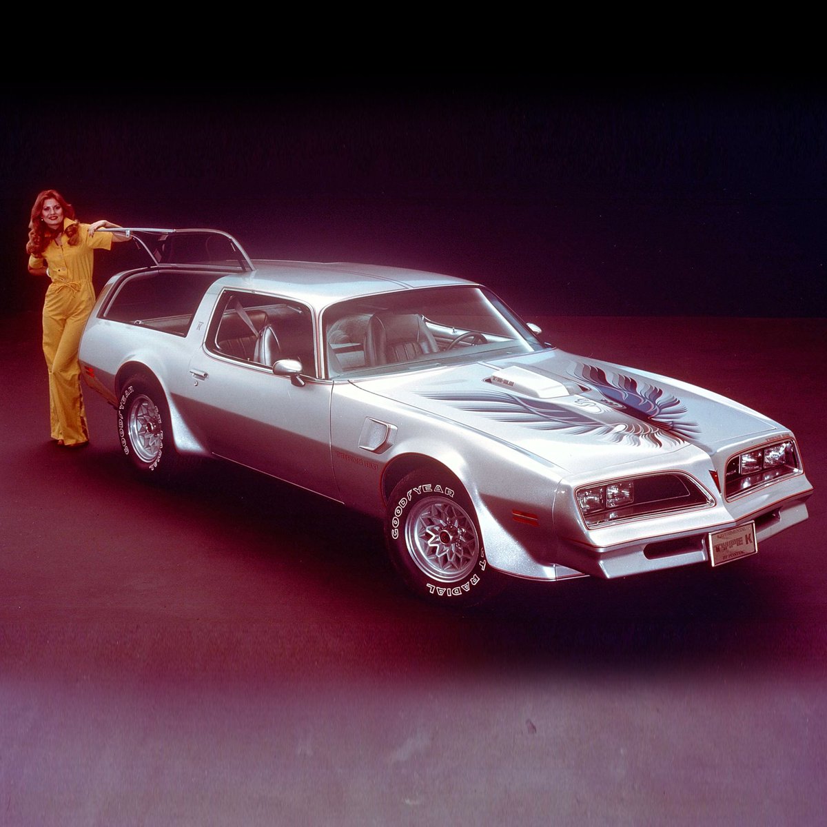 NielsvanRoij's tweet photo. Web Find Wednesday
#Pontiac #Firebird Type K piece by @CarDesignNews
https://t.co/GXFXO0mp1S
#WebFindWednesday
#cardesign #ShootingBrake https://t.co/jJr1HYRl0Y