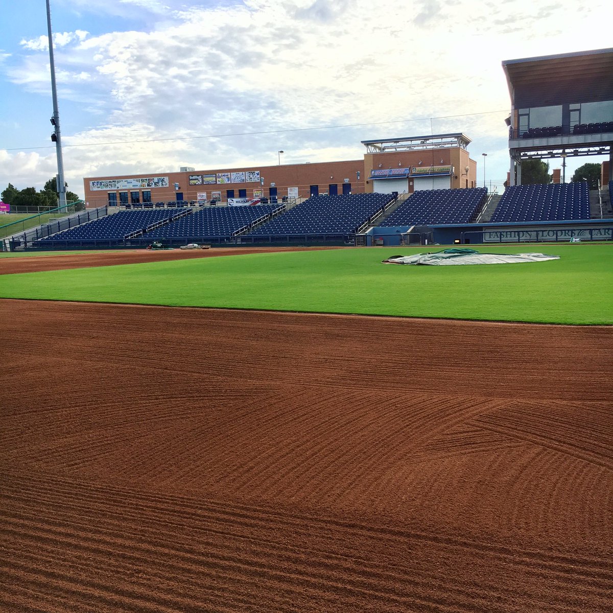 MidRockHoundsGC's tweet photo. Working in some @DIRTGottaLoveIt #2018HasAlreadyStarted #AimHigher https://t.co/l9jgGcEHMq