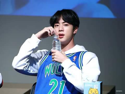 Charlie_Abreu_'s tweet photo. @EnamorandonosTV #MiNovioEs Kim Seok Jin❤😍👌 my baby❤😍 https://t.co/6lTV4AKp1a