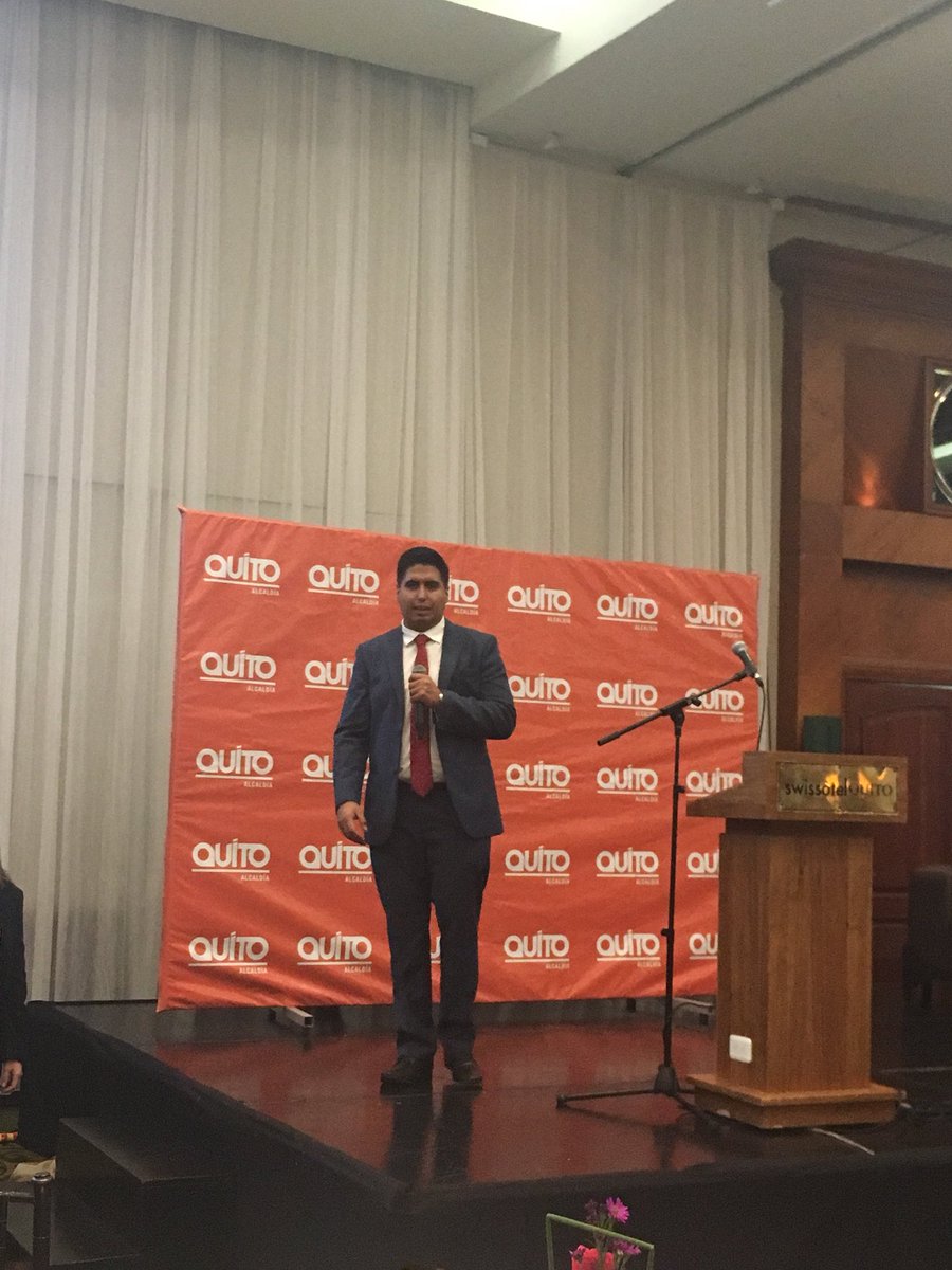 chisjurado's tweet photo. @FranciscoAbadEC Presentando a los mentores en la IdeathonUIO @conquitouio #HultPrizeEc #QuitoColabora #QuitoComparte #EficienciaEnergetica https://t.co/nLlgqSYHg9