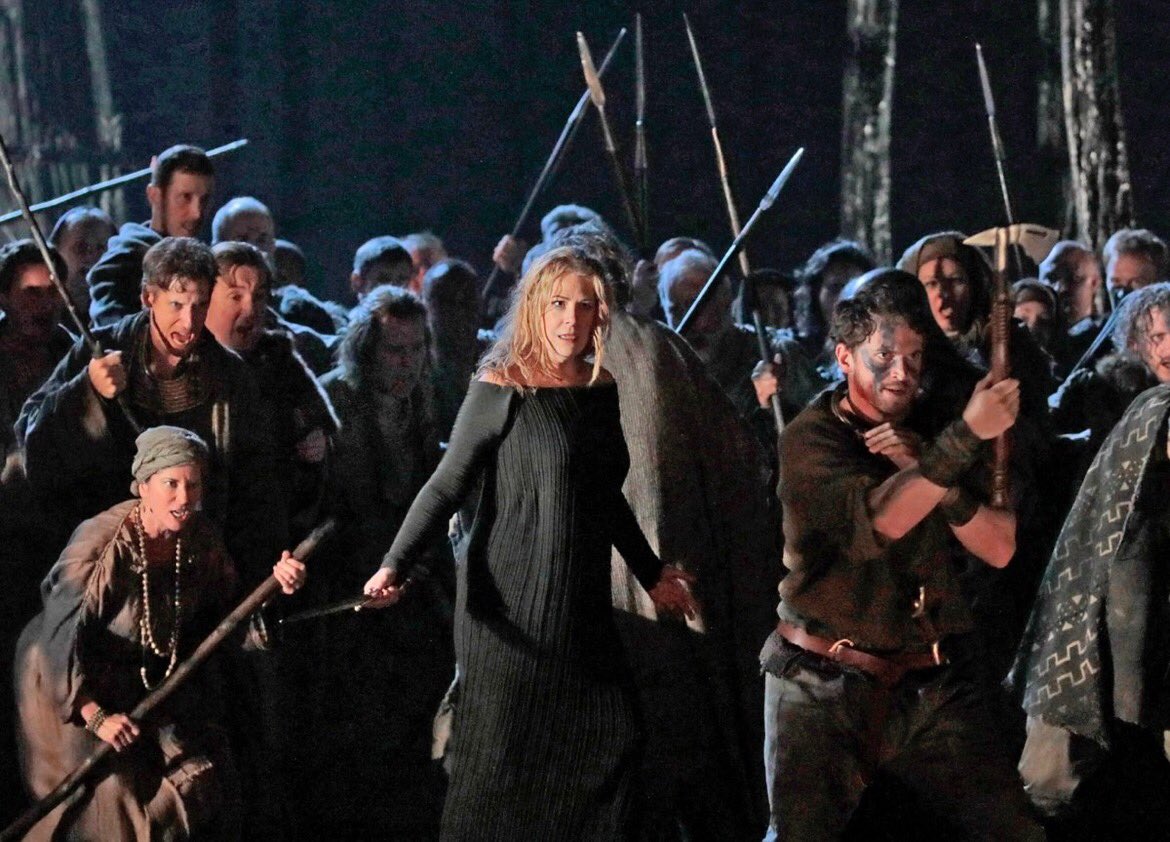 MMATOpera's tweet photo. Tonight #MetOpera new production   Norma stars @SondraRadvan @JoyceDiDonato &amp; @MalteseTenor   https://t.co/rOvg8tpKYy https://t.co/oDuUAzIaKO