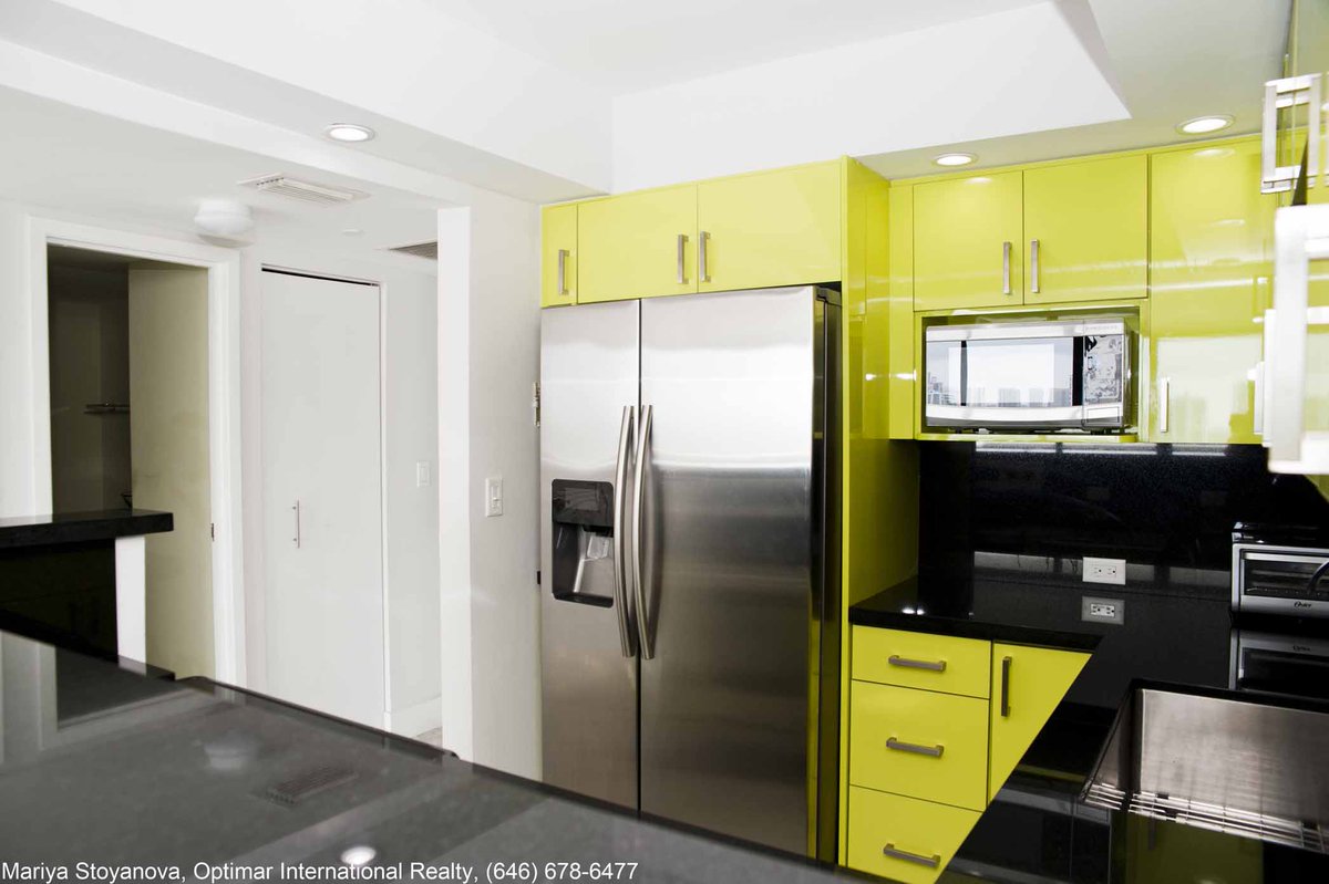 MariyaRealtor's tweet photo. Completely remodeled, spacious 1br apartment overlooking the majestic Turnberry Golf course. https://t.co/5cKJlfAjgM https://t.co/t2e9Hxa8UL