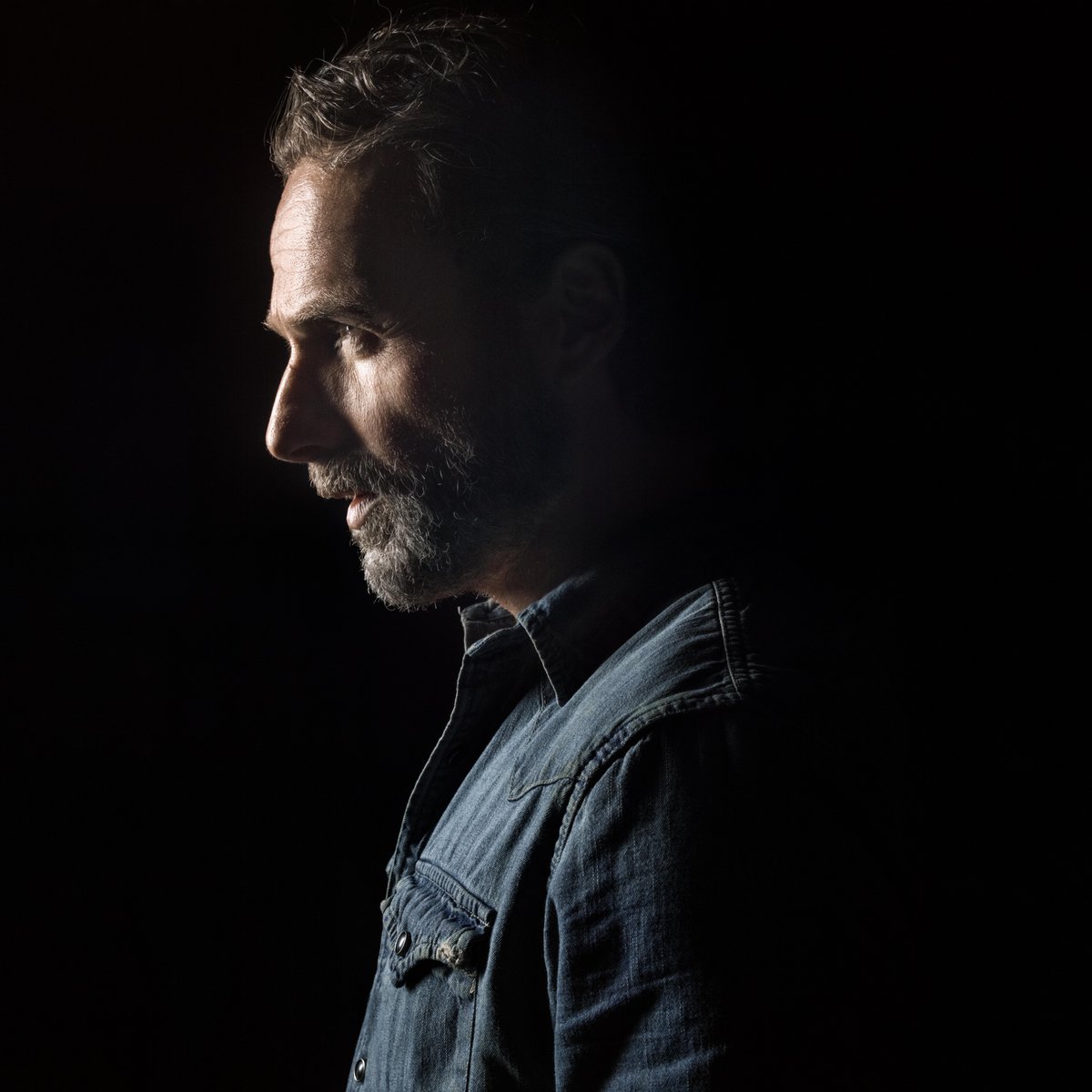 leeduspics's tweet photo. rick grimes and daryl dixon are coming. i can't wait!!!!!!!!!!! https://t.co/7xfvLV3MsJ