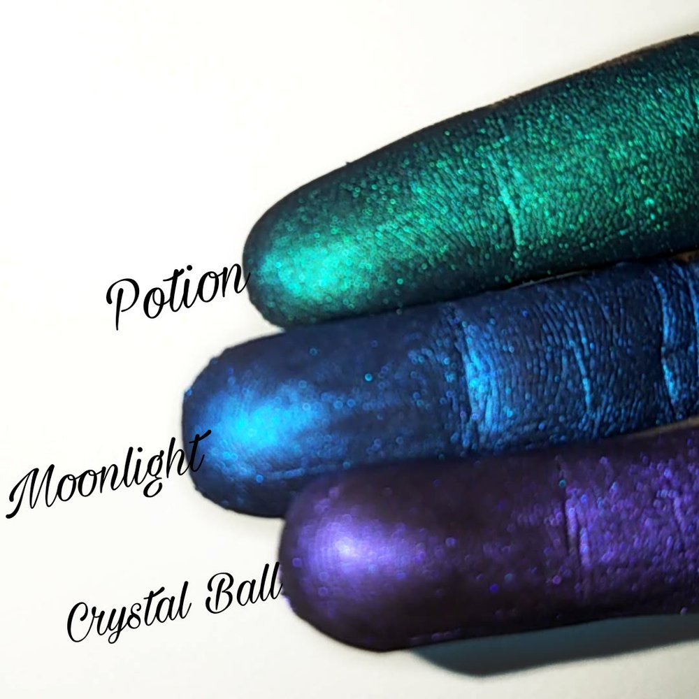 CutECOsmeticsUK's tweet photo. Perfect for #Halloween! Peep these metallic beauties from #PrettyZombie. #veganbeauty #crueltyfree https://t.co/MZGZgbknNL https://t.co/FAG90qVOd1