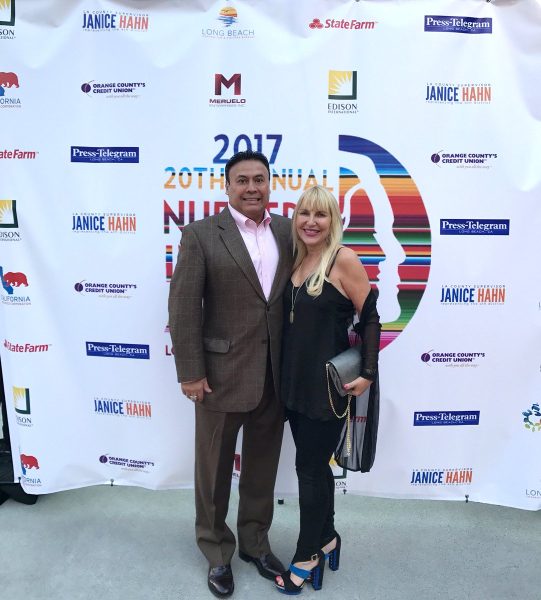 GetCreativeNow's tweet photo. Congratulations to @Centro_CHA on their 20th Annual Nuestra Imagen Awards and special congratulations to Alison Bruesehoff and Pamela Seager on receiving the Excellence in Historic Preservation and Civic Leadership Award! It was an honor to be a part of such a special night. https://t.co/GGrJ4gzhyW