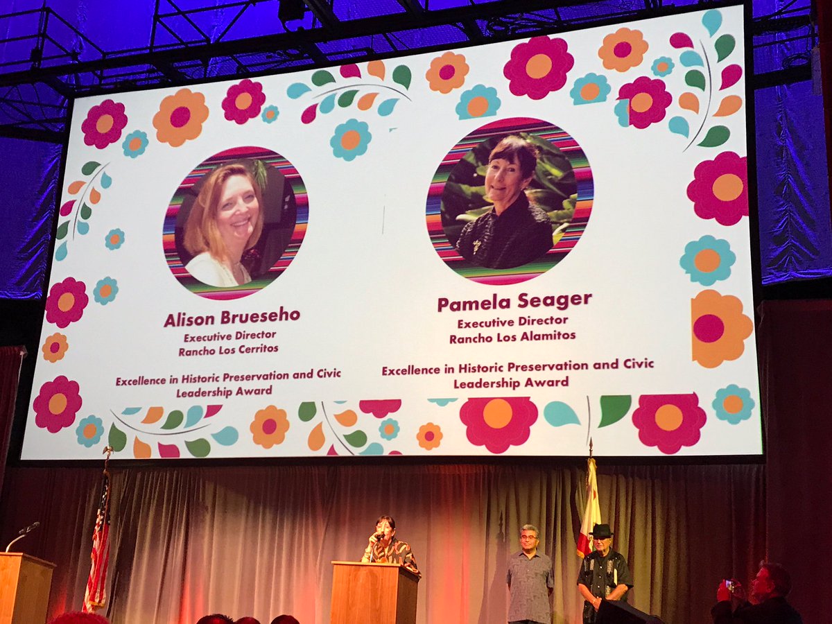 GetCreativeNow's tweet photo. Congratulations to @Centro_CHA on their 20th Annual Nuestra Imagen Awards and special congratulations to Alison Bruesehoff and Pamela Seager on receiving the Excellence in Historic Preservation and Civic Leadership Award! It was an honor to be a part of such a special night. https://t.co/GGrJ4gzhyW