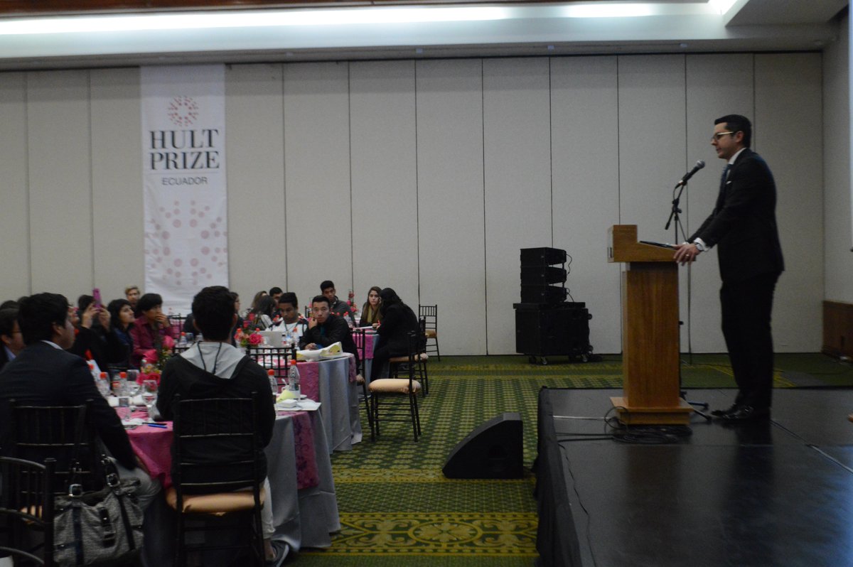 HultPrizeUCE's tweet photo. "#Ecuador tiene un potencial enorme en energias renovables" Marcelo Zanella director de PowerOn Ideatón
#QuitoColabora #EficienciaEnergetica https://t.co/H8yQcprWFj