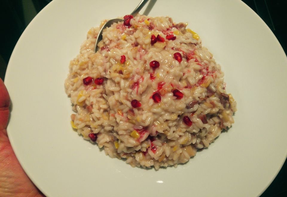DaiCandom_'s tweet photo. Gustoso #risotto porri crudo #melograno #risotteria #daicandom #delicious #food #foodporn #foodblogger #chef @Antoninochef @rubio_chef https://t.co/wXi0m0gCpL