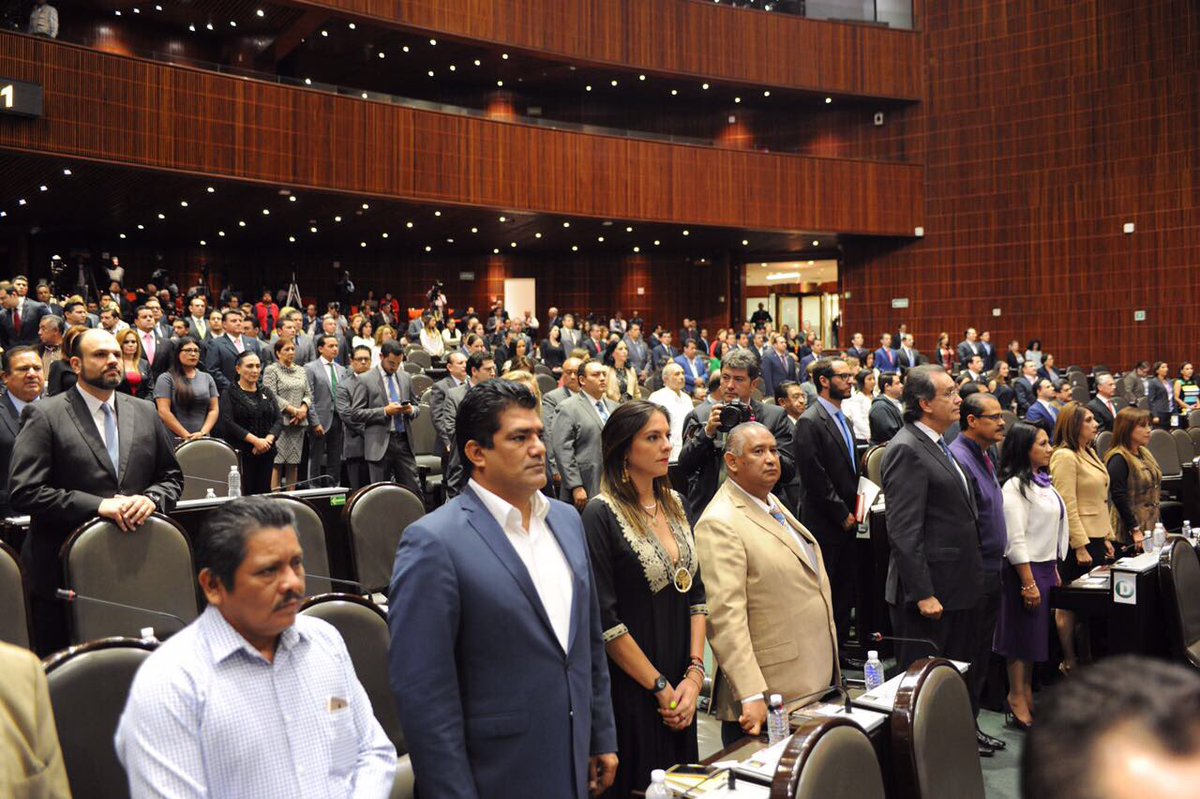 yarithtannos's tweet photo. Que @RicardoAnayaC, @Ale_BarralesM y @lopezobrador_  cumplan su palabra y renuncien al financiamiento #FirmaYa y apoyemos a los damnificados https://t.co/tK3vft8lls
