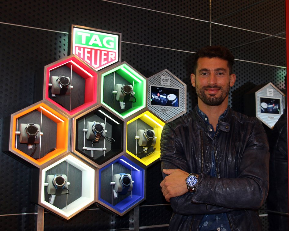 asterrevista's tweet photo. #TAGHeuer renovó su boutique del DOT Baires Shopping y presentó la 2da generación del reloj #ConnectedModular45
#DontCrackUnderPressure https://t.co/afFFDm4QbN