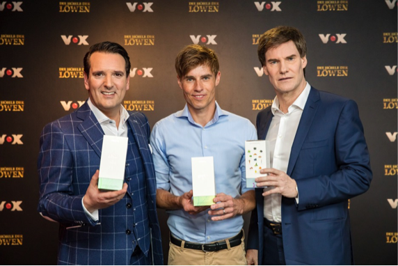RalfDuemmel's tweet photo. YES! Gemeinsam rocken wir eure Gesundheit. Freue mich sehr auf unsere Zusammenarbeit @seedandspeed  @VeluviaOfficial #DHDL https://t.co/4IEoJCa3Pu