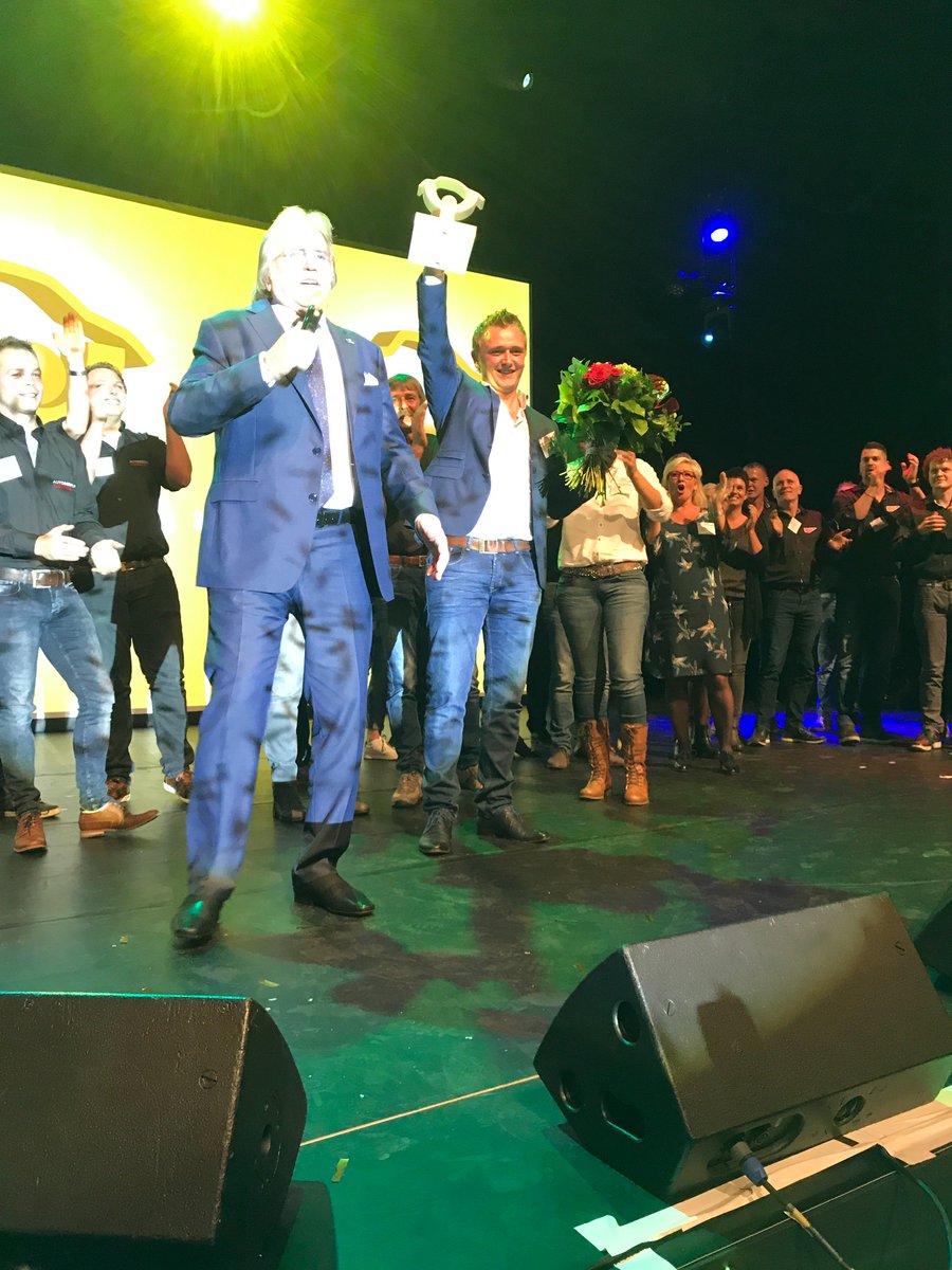 BOVAGcongres's tweet photo. Autobedrijf Tjeerdsma is Autobedrijf van het Jaar!! https://t.co/iuNWOq5tu0