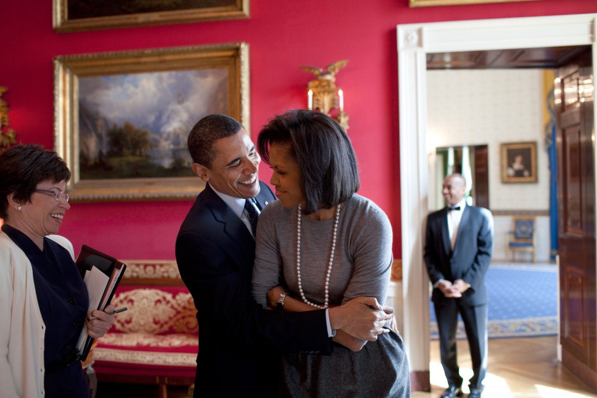 BLKSUCCESSNEWS's tweet photo. Happy 25th Anniversary to the Obama's!!! #StillOurPresident #StillOurFirstLady #BlackLove ❤️ https://t.co/E7Edp0YgfH