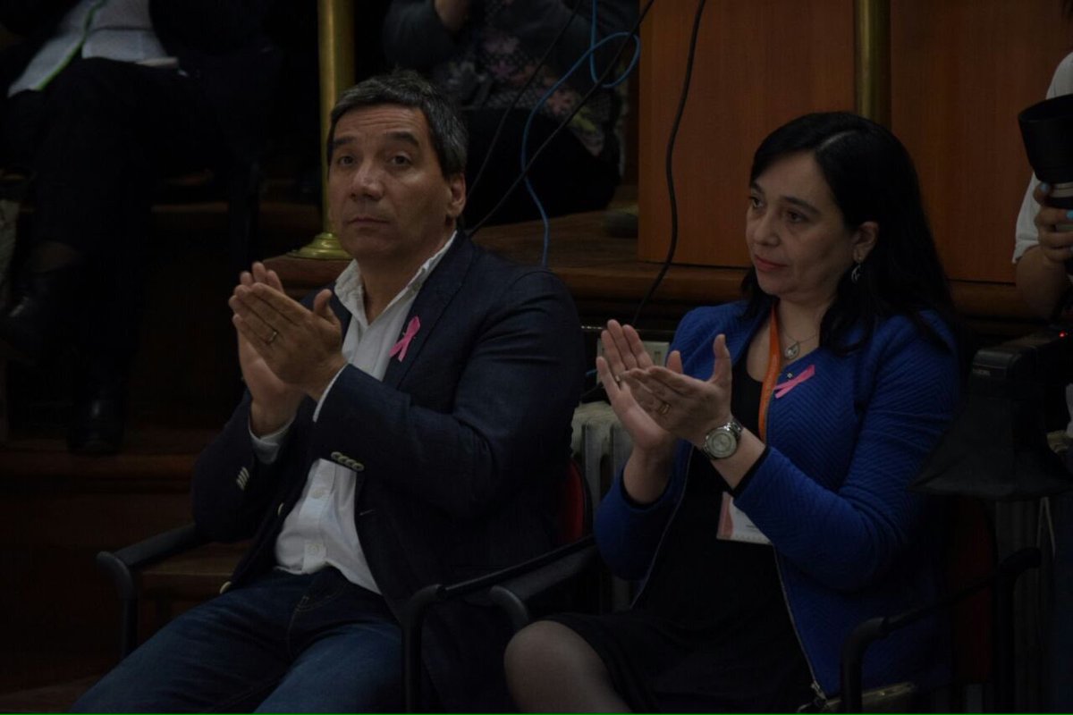 En <a href="/incancer/">Incancer Chile</a> se lanza el mes internacional del cancer de mamas junto a <a href="/CeciliaBoloccoF/">Cecilia Bolocco</a> , alcalde <a href="/Duranbaronti/">Gonzalo Durán</a> <a href="/SSMNorte/">Servicio Salud Metropolitano Norte</a> #PinkRibbon25