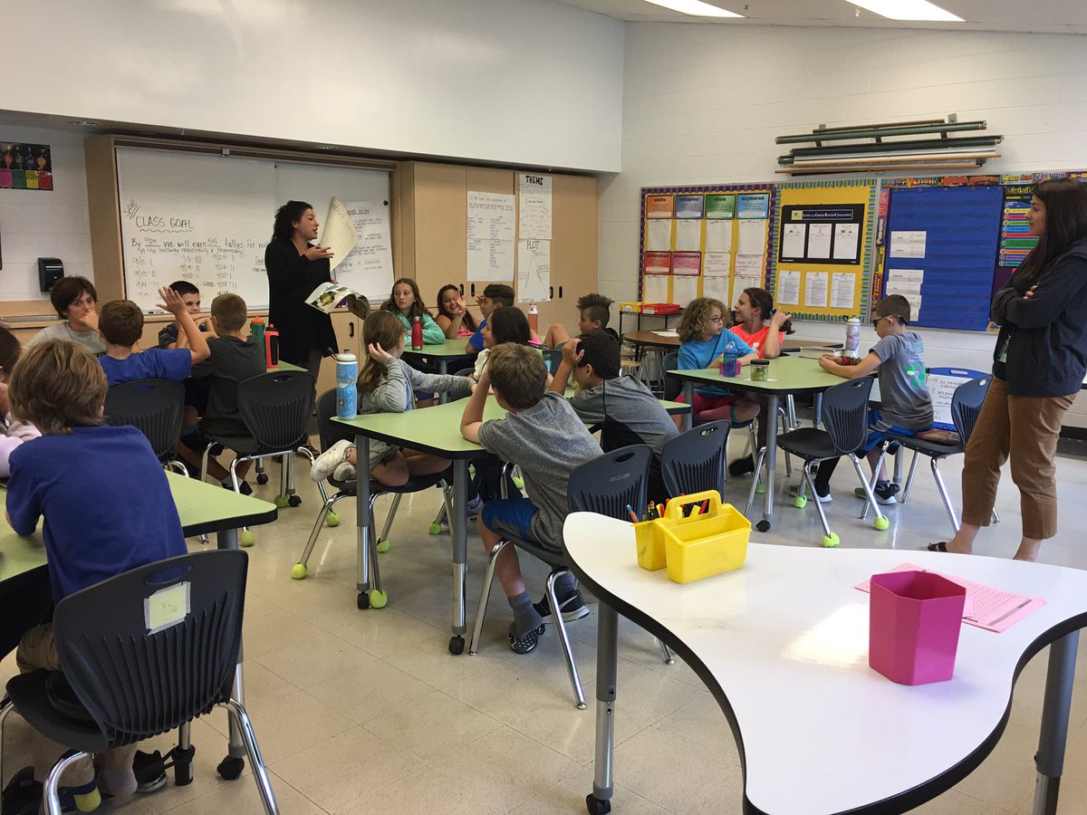 Warming up for book clubs! <a href="/MBPrimack/">Michelle Primack</a> <a href="/taylorameredith/">Taylor Meredith</a> #kip109