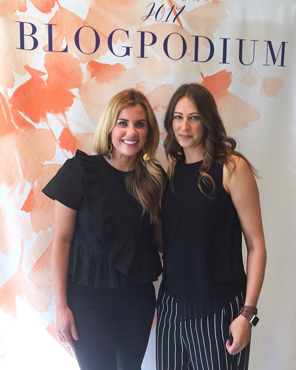lesleymetcalfe_'s tweet image. Not gonna lie – I had a fangirl moment meeting Shea @StudioMcGee at @BlogPodium. She is the loveliest! #BlogPodium17
