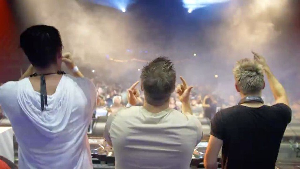 Went a little RAW with this one 😈 @crisisera :ift.tt/2g7E4BZ https://t.co/8SoG8K4oiY