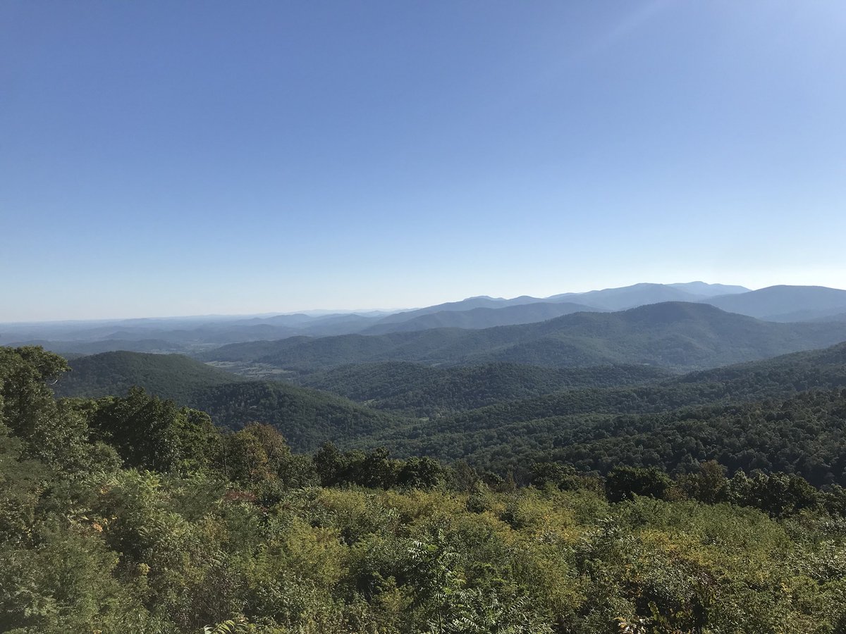 NevinsPR's tweet image. Hard to believe the #BlueRidgeMountains are just 2 hours away. We took a quick trip for #TravelTuesday #ShenandoahNationalPark