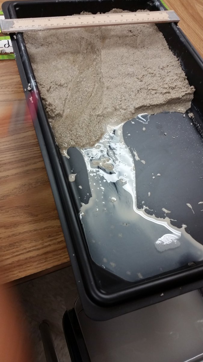 DanSell60's tweet photo. Very cool! #frebuffaloes 4th grade Sream tables. Awesome learning.  @USD475_STEM @BeckyCoy2 Engaged learners! https://t.co/90hTRHwjPc