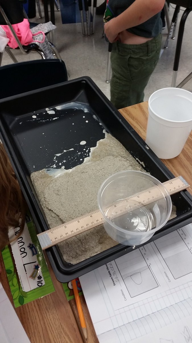 DanSell60's tweet photo. Very cool! #frebuffaloes 4th grade Sream tables. Awesome learning.  @USD475_STEM @BeckyCoy2 Engaged learners! https://t.co/90hTRHwjPc