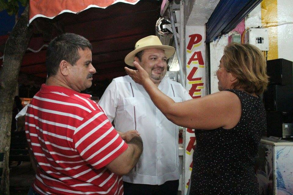 LibreExpresionY's tweet photo. "Panchito" Torres Rivas pide que no se olviden de la colonia Santa Rosa https://t.co/VOJXdmnVsF https://t.co/gKvakg3HpM