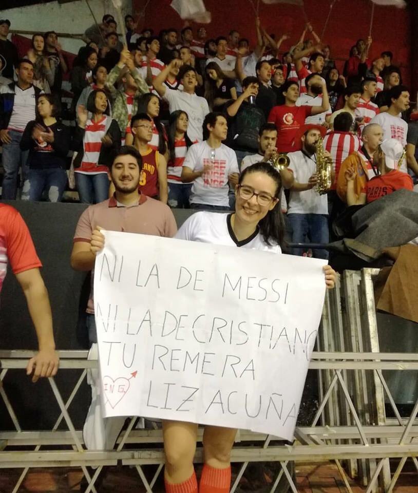 fc_genius's tweet photo. Ella roba todas las miradas y es el corazón pereré de muchos https://t.co/qZsm4VpA7M