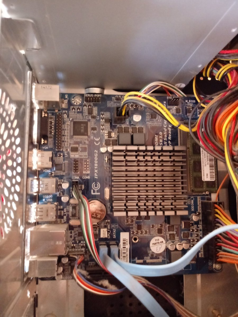 PgamesPhg's tweet photo. @ChipArt_info 
Eu quero colocar uma placa de video no meu PC mais ele não pega 
Vcs poderia me dizer por qual placa mãe eu troco ,?

Obg https://t.co/Mk3PcWpnHM
