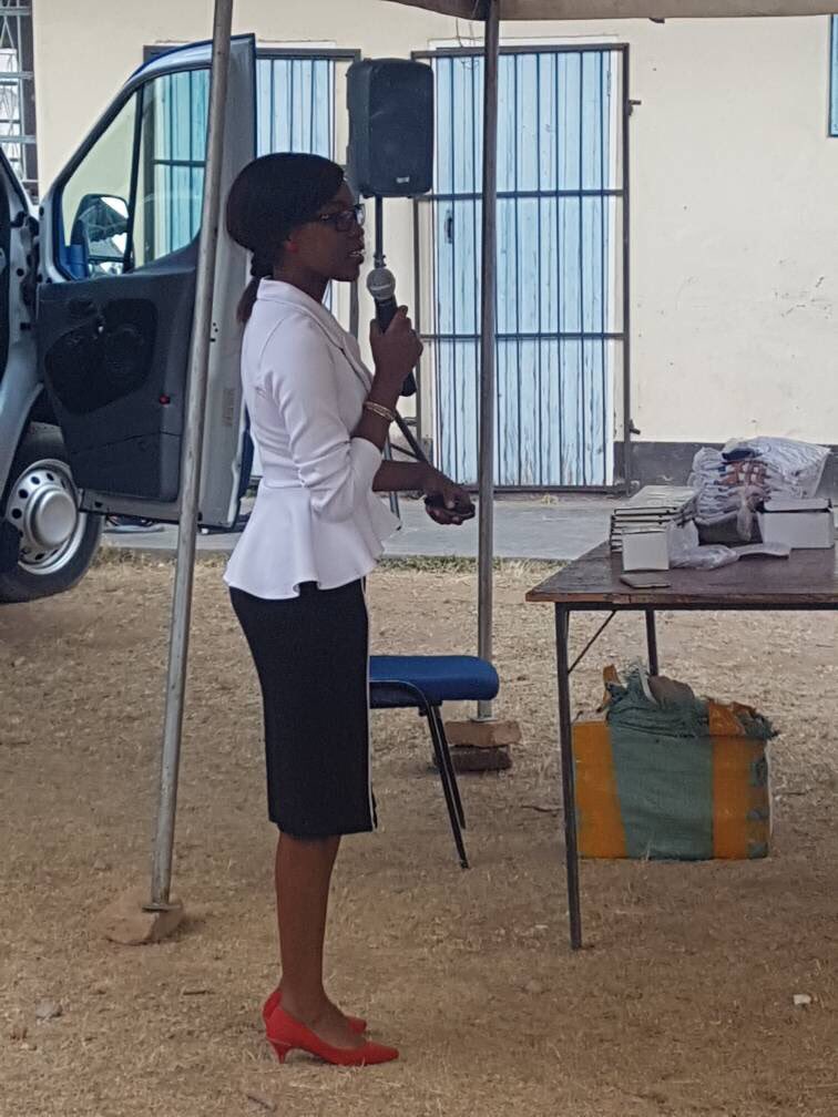 ivy_ropah's tweet photo. Taking @elevateyouthzw to the youth - Mtoko High School today @TendaiGwanzura @tamchibwa @shamey2003 @bmbutsa @econetzimbabwe #Technology https://t.co/29ffz9wkuj