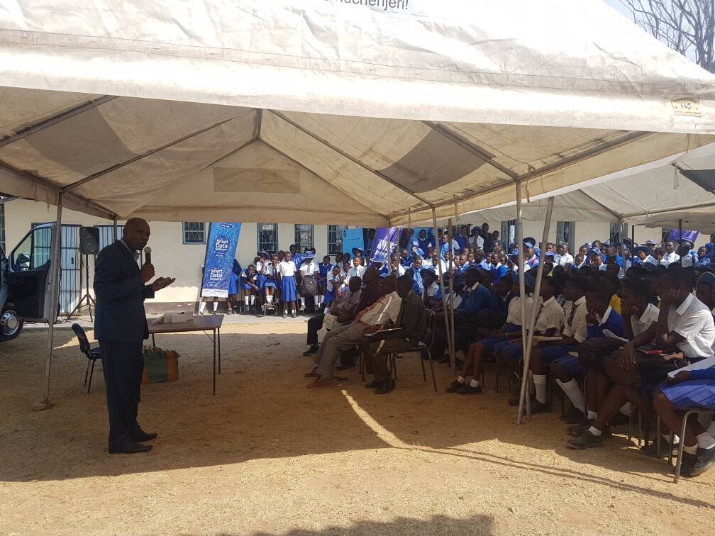 ivy_ropah's tweet photo. Taking @elevateyouthzw to the youth - Mtoko High School today @TendaiGwanzura @tamchibwa @shamey2003 @bmbutsa @econetzimbabwe #Technology https://t.co/29ffz9wkuj