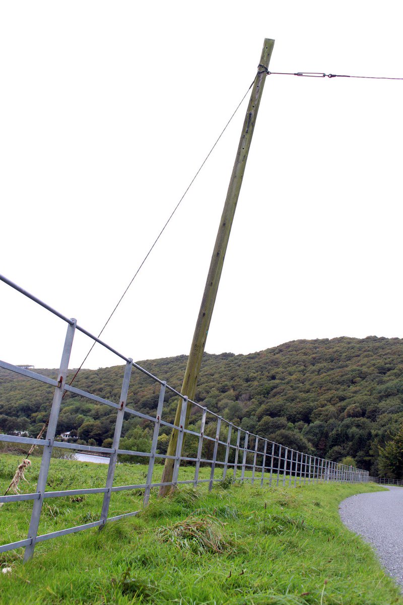 TPAS0001's tweet image. Pole of the Month for October 2017 is announced.  And the winner is quite surprisingly undramatic. telegraphpoleappreciationsociety.org