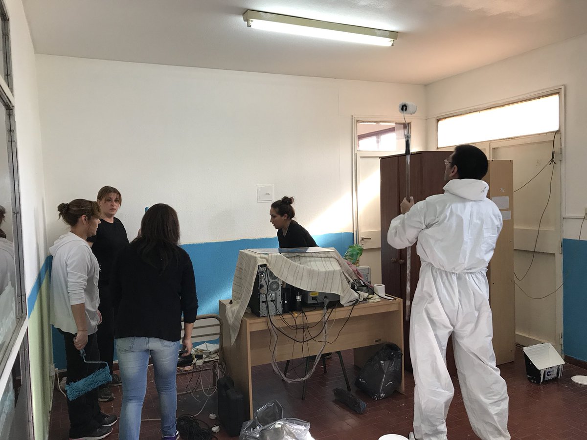 MatiasKalmus's tweet photo. Puesta en valor de la delegación de Piedra Buena y Pto. Santa Cruz junto al equipo del ISPRO! #SentidoDePertenencia #RecorriendoSantaCruz https://t.co/J5fCrSaMkb