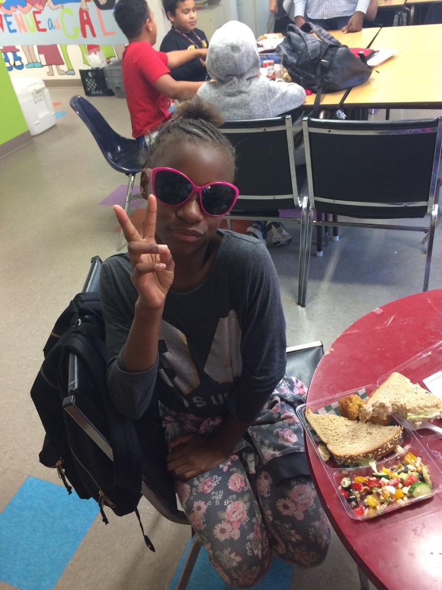 whmba's tweet photo. Heureux des solutions de la Mission pour offrir des repas sains à des jeunes montréalais. #Faim #RepasGratuits #signesvitaux @FondationGrMTL https://t.co/wWp7UbVwN4