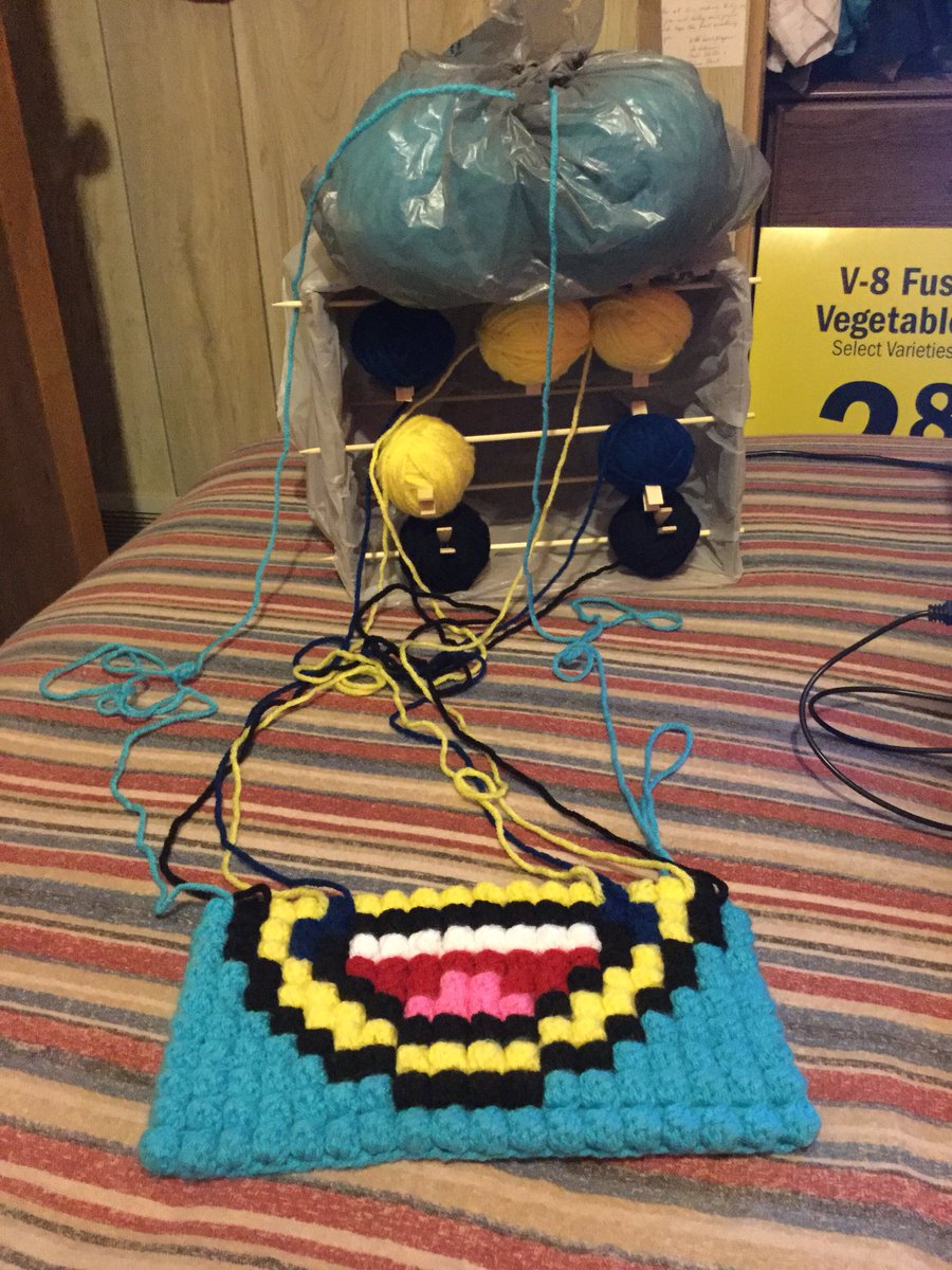 DuchessRevolts's tweet photo. It’s getting closer 
#crochet #pixelgraph https://t.co/rw3TcoyypM