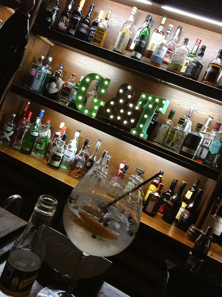 OliveBranchInn's tweet photo. Gin inspired autumnal settings here at the Olive Branch as the cold nights creep upon us. Come and try out our ever extending Gin collection https://t.co/gqyAr1xDoI