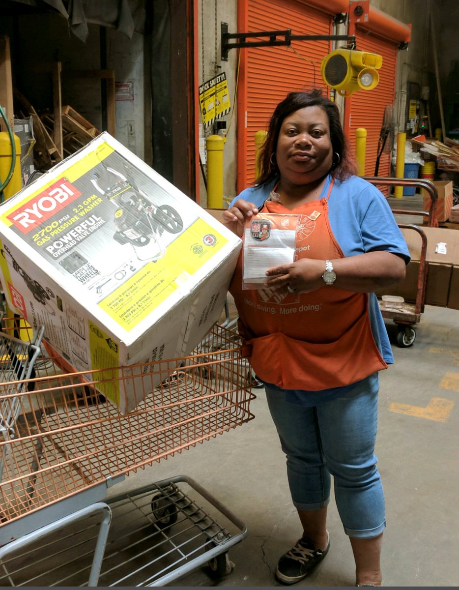 JenniferRochel2's tweet photo. Great job 2Cheryl in receiving who recovered a Pressure Washer while receiving Frieght today.Staying safe and being aware of her surrounding https://t.co/r9GDPO9yIW