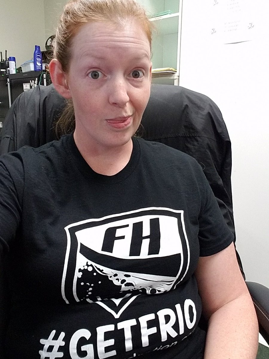 KellySmallsAT's tweet photo. When national #MedcoSportsMed reps come in & you're rocking your @FrioHydration shirt. #GetFrio #Hydration #HiRobbie https://t.co/cVje1KY3nZ