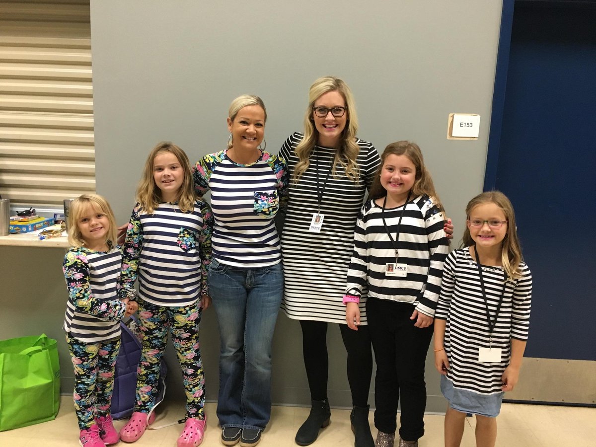 DMCAthletics's tweet photo. Dress like your parent day.
#dmchoco17 https://t.co/ceXc81tAA3