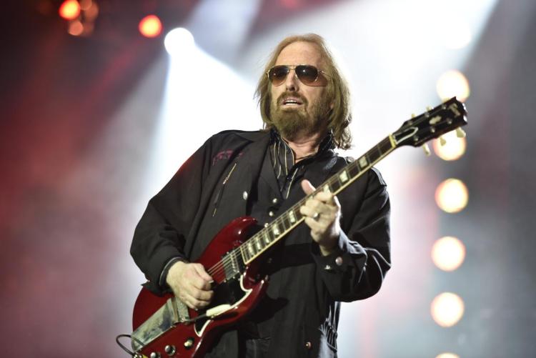 atticusrecords's tweet photo. RIP Tom Petty. Rock'n'Roll has lost another legend. https://t.co/4aT2d4PIYl