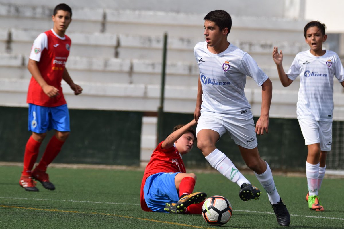 RealJaenFF's tweet photo. #RJInfA | Victoria del Infantil Autonómico contra el Roquetas por 3-1. Partido con mucha posesión del Real Jaén y numerosas ocasiones de gol https://t.co/M2IjbNzbHp